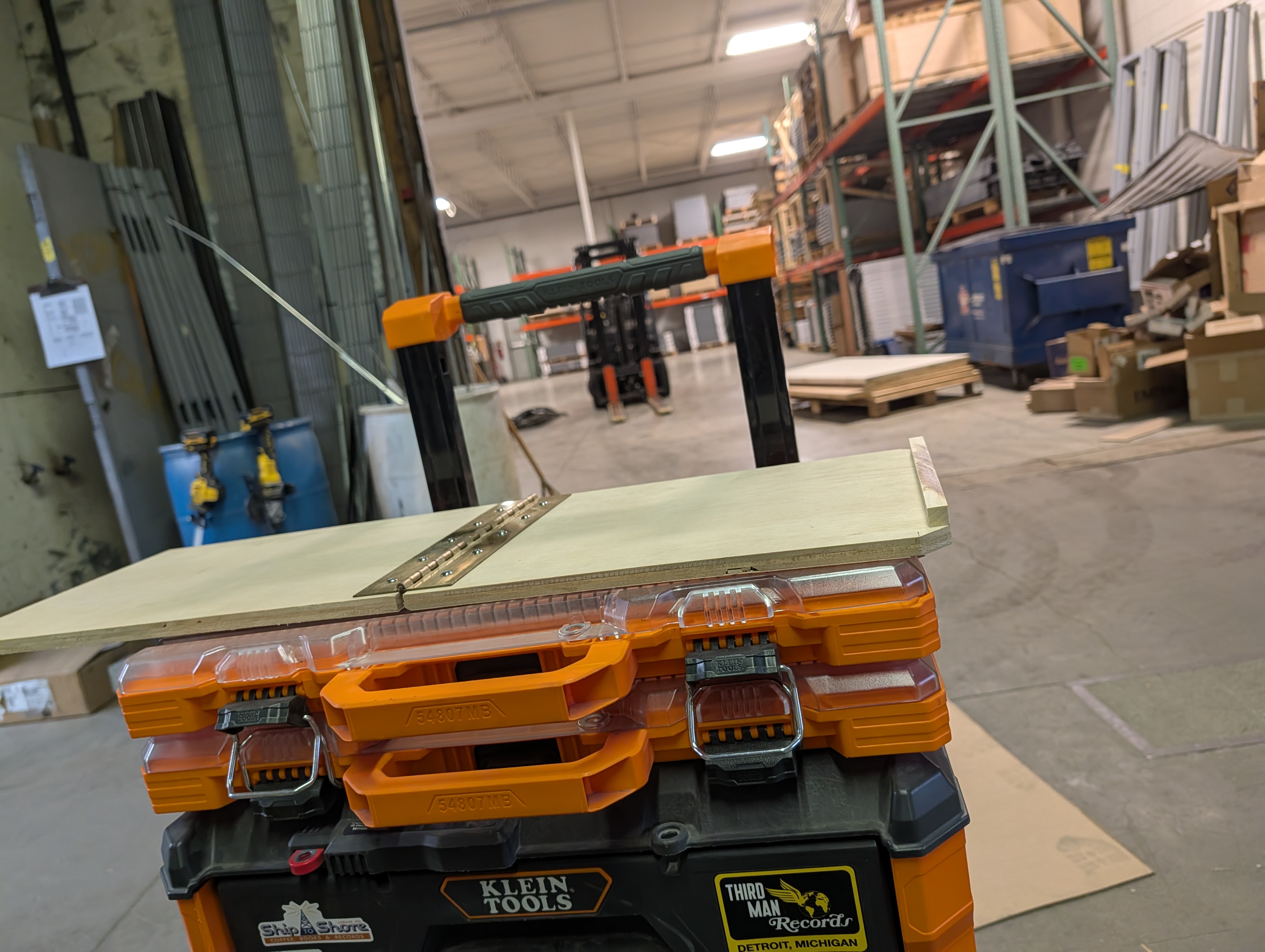 This shows that locking lip for grabbing onto the accessory rail