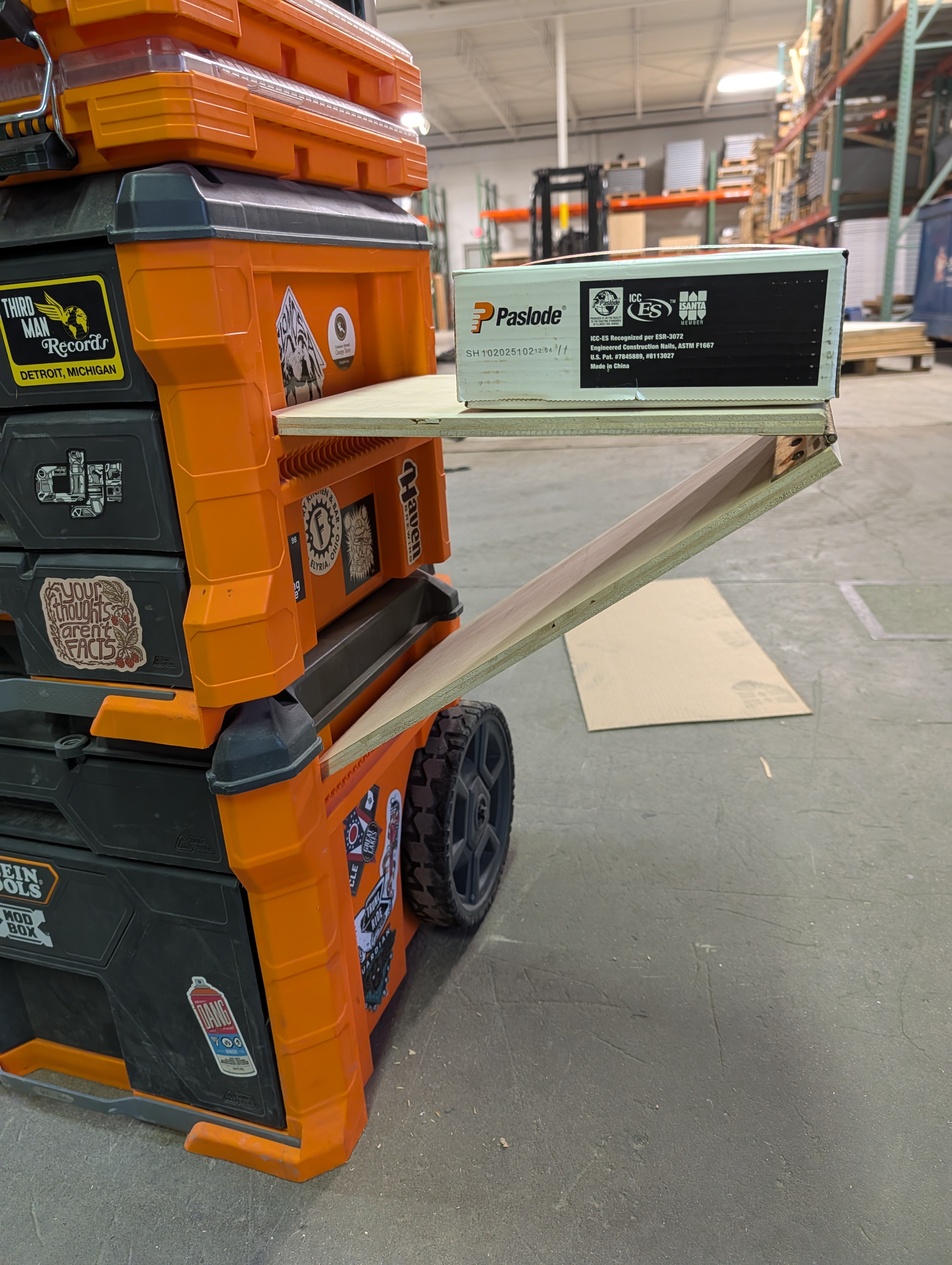 That's a full box of framing nails